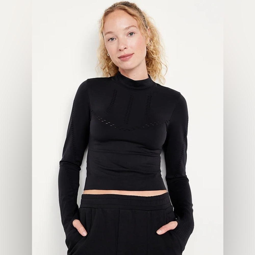🌼OLD NAVY🌼 Active Cropped Seamless Workout Top, Size M
